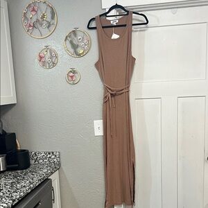 SPLENDID COLLECTION SIERRA SLEEVELESS RACER BACK MAXI DRESS MEDIUM